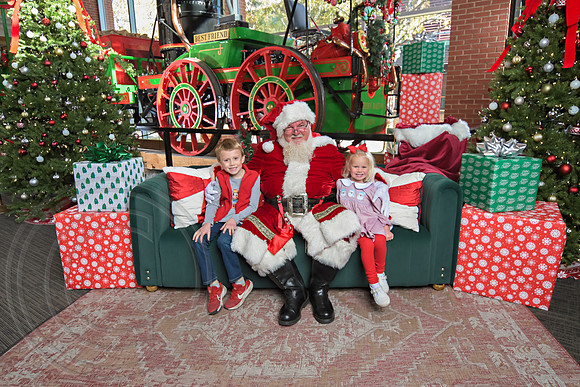 The Charleston Santa 2024-Nov30-0537