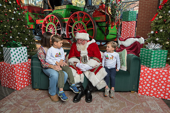The Charleston Santa 2024-Dec7-1788