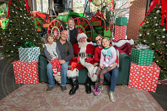 The Charleston Santa 2024-Dec7-1690
