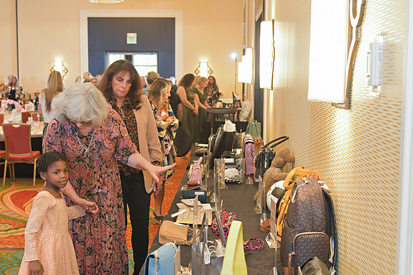 RKPhoto-2025-RonladMcDonald-BagLadyLuncheon-060