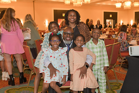 RKPhoto-2025-RonladMcDonald-BagLadyLuncheon-235