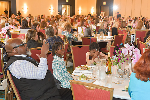 RKPhoto-2025-RonladMcDonald-BagLadyLuncheon-176
