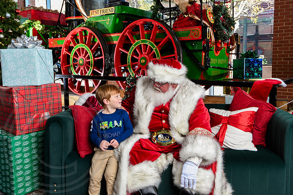 RKPhoto-2025-TheCharlestonSanta-Nov28-0020