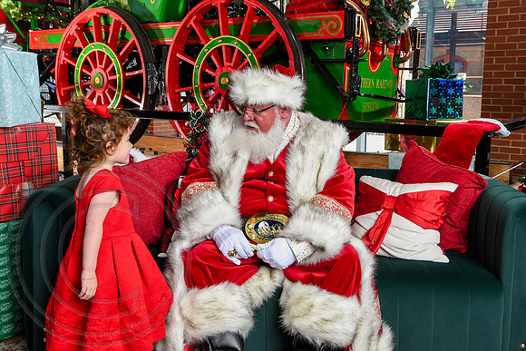 RKPhoto-2025-TheCharlestonSanta-Nov28-0034