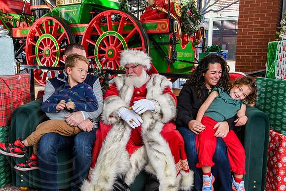 RKPhoto-2025-TheCharlestonSanta-Nov28-0398