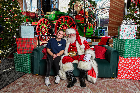 RKPhoto-2025-TheCharlestonSanta-Nov28-0448