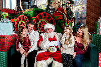 RKPhoto-2025-TheCharlestonSanta-Nov28-0004