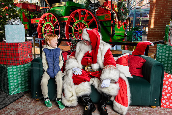 RKPhoto-2025-TheCharlestonSanta-Nov28-0472