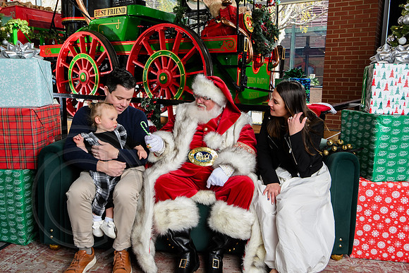 RKPhoto-2025-TheCharlestonSanta-Nov29-0533