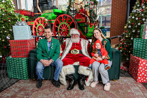 RKPhoto-2025-TheCharlestonSanta-Nov29-0635