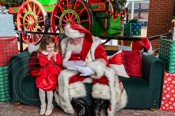RKPhoto-2025-TheCharlestonSanta-Nov29-0718