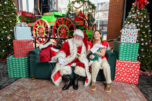 RKPhoto-2025-TheCharlestonSanta-Nov29-0725