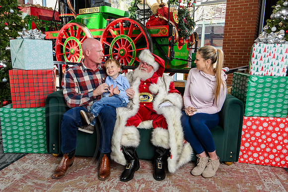 RKPhoto-2025-TheCharlestonSanta-Nov29-0751