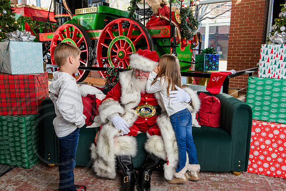 RKPhoto-2025-TheCharlestonSanta-Nov29-0852