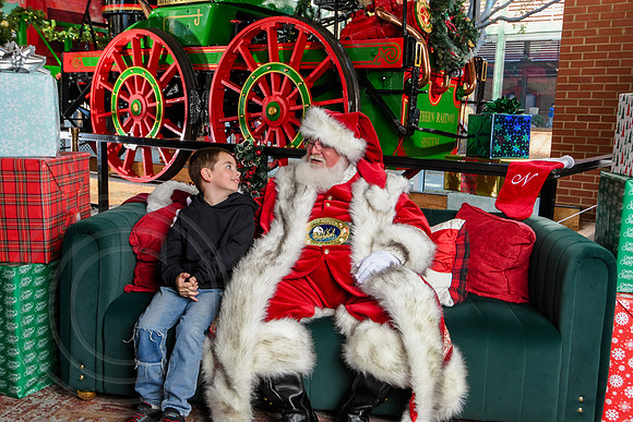 RKPhoto-2025-TheCharlestonSanta-Nov29-0890