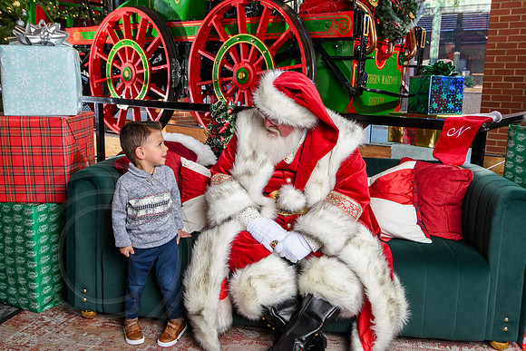 RKPhoto-2025-TheCharlestonSanta-Nov29-0919