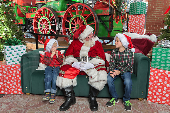 The Charleston Santa 2024-Dec15-3051