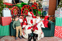 RKPhoto-2025-TheCharlestonSanta-Nov30-0946