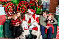 RKPhoto-2025-TheCharlestonSanta-Nov30-0955