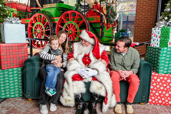 RKPhoto-2025-TheCharlestonSanta-Nov30-0968