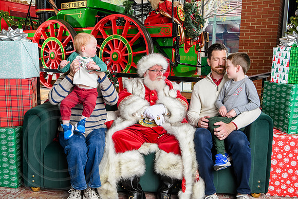 RKPhoto-2025-TheCharlestonSanta-Nov30-1026