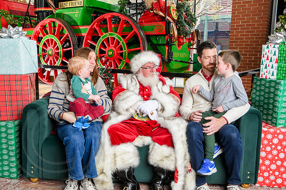 RKPhoto-2025-TheCharlestonSanta-Nov30-1027