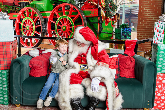 RKPhoto-2025-TheCharlestonSanta-Nov30-1161