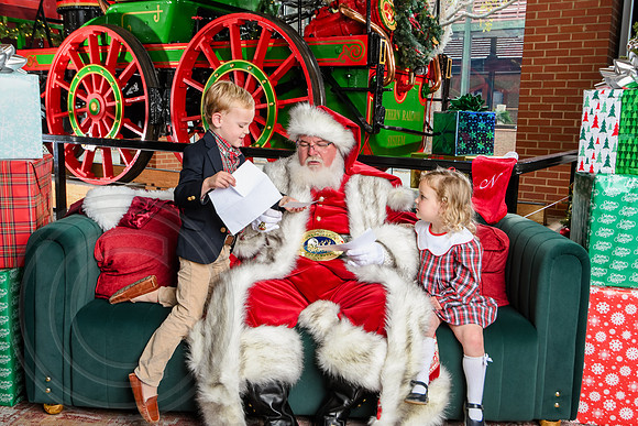 RKPhoto-2025-TheCharlestonSanta-Nov30-1187