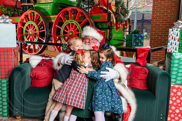 RKPhoto-2025-TheCharlestonSanta-Nov30-1203