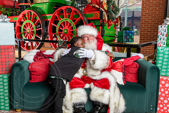 RKPhoto-2025-TheCharlestonSanta-Nov30-1280