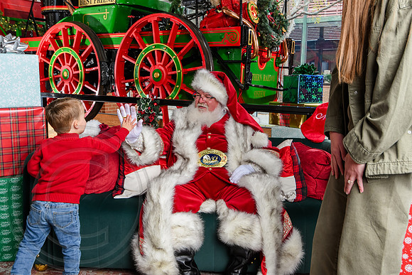 RKPhoto-2025-TheCharlestonSanta-Nov30-1303