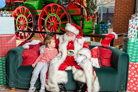 RKPhoto-2025-TheCharlestonSanta-Nov30-1329