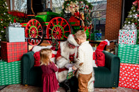 RKPhoto-2025-TheCharlestonSanta-Dec6-1425