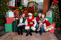 RKPhoto-2025-TheCharlestonSanta-Dec7-2222