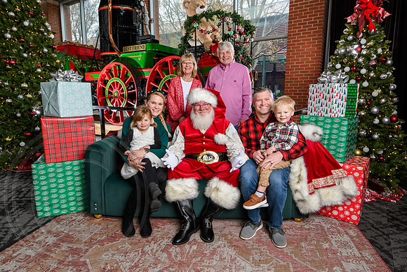 RKPhoto-2025-TheCharlestonSanta-Dec7-2224