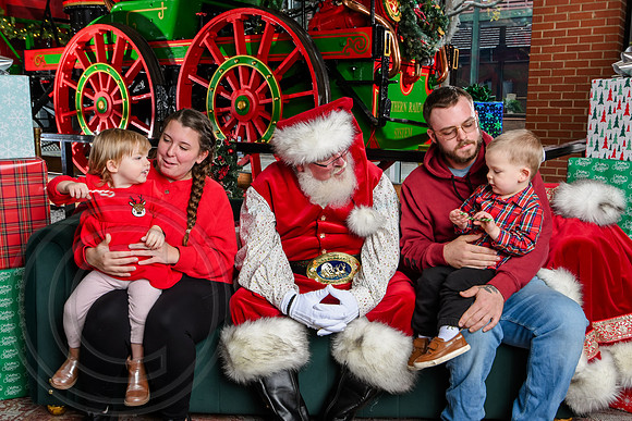 RKPhoto-2025-TheCharlestonSanta-Dec7-2235