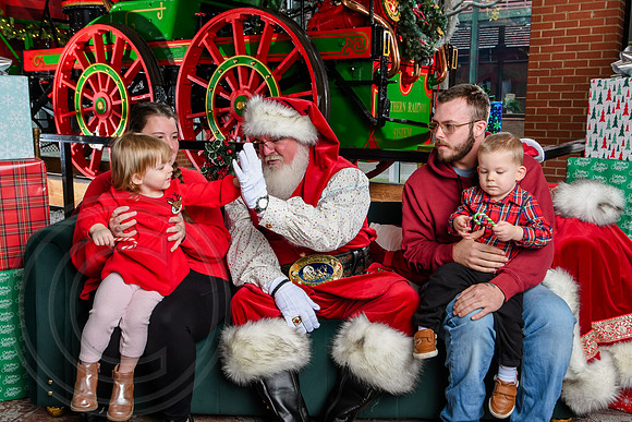 RKPhoto-2025-TheCharlestonSanta-Dec7-2236