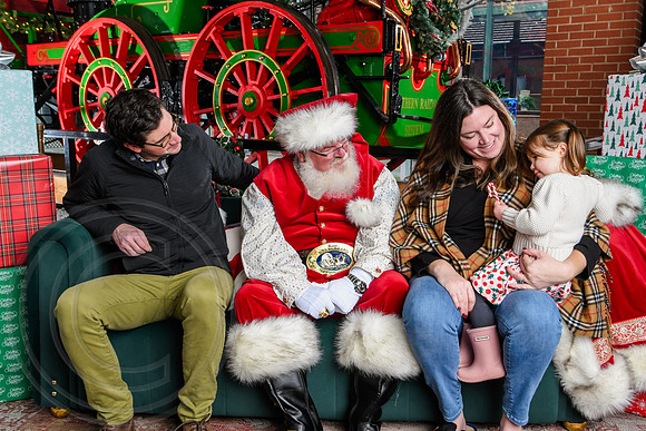 RKPhoto-2025-TheCharlestonSanta-Dec7-2248