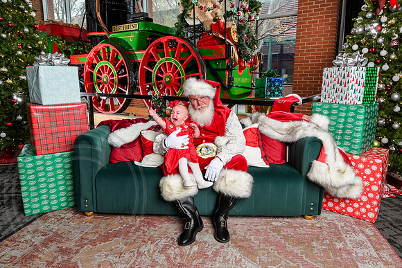 RKPhoto-2025-TheCharlestonSanta-Dec7-2364