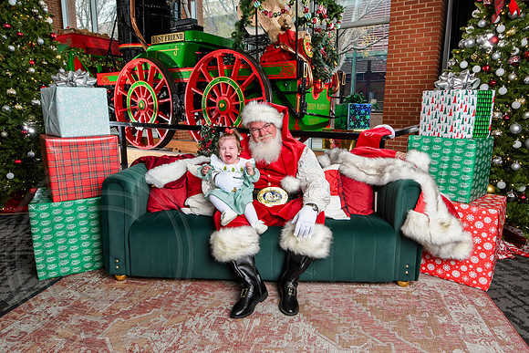 RKPhoto-2025-TheCharlestonSanta-Dec7-2369