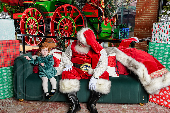 RKPhoto-2025-TheCharlestonSanta-Dec7-2398