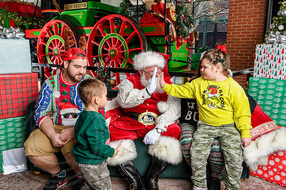 RKPhoto-2025-TheCharlestonSanta-Dec7-2426