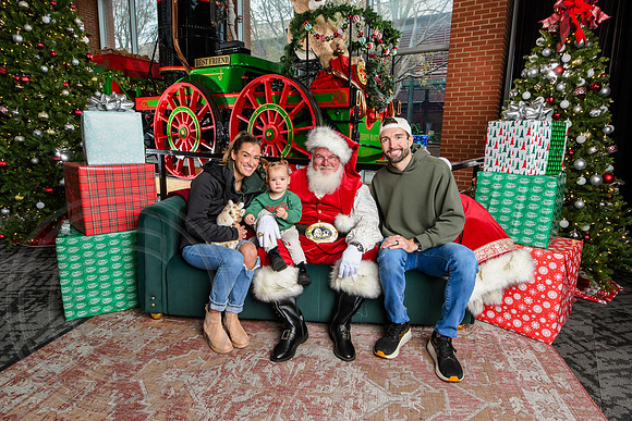 RKPhoto-2025-TheCharlestonSanta-Dec7-2429