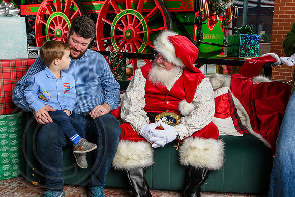 RKPhoto-2025-TheCharlestonSanta-Dec7-2441