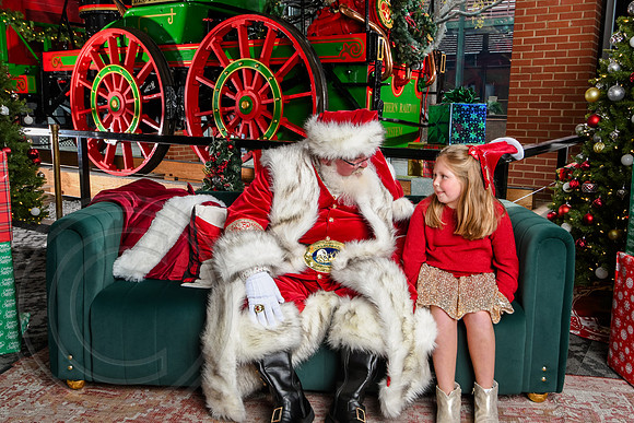 RKPhoto-2025-TheCharlestonSanta-Dec7-2555