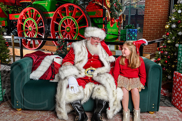 RKPhoto-2025-TheCharlestonSanta-Dec7-2556