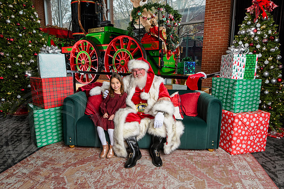 RKPhoto-2025-TheCharlestonSanta-Dec7-2558