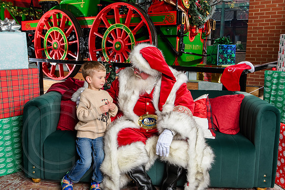 RKPhoto-2025-TheCharlestonSanta-Dec7-2610