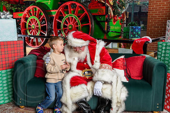 RKPhoto-2025-TheCharlestonSanta-Dec7-2611
