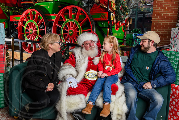 RKPhoto-2025-TheCharlestonSanta-Dec7-2632